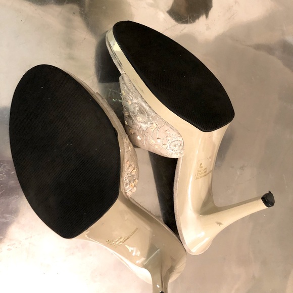 Beautiful Suede Embellished Heeled Sandals sz9-Very Comfortable-Anti-Slip. - Picture 6 of 6